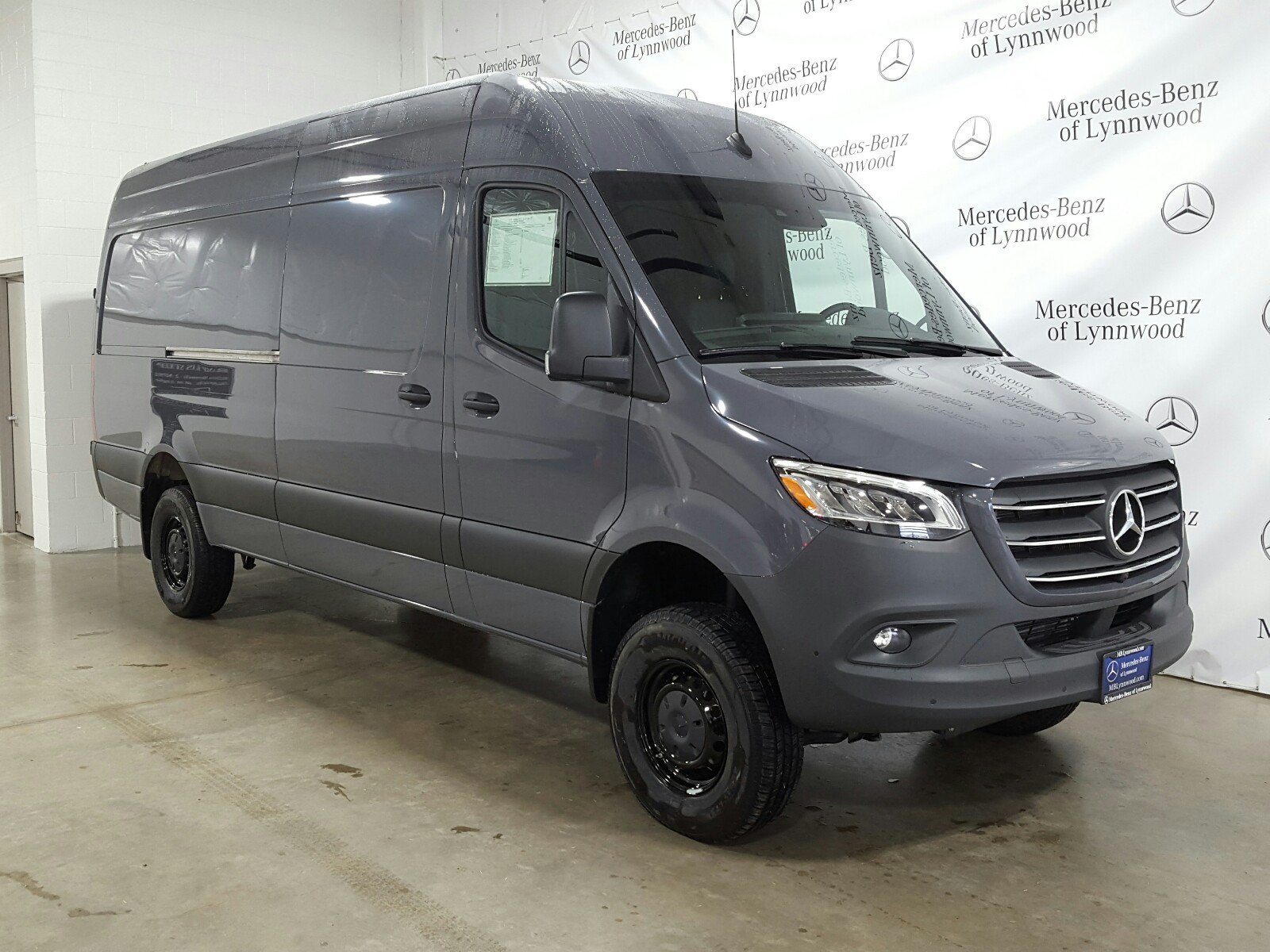 Mercedes Benz 2500 Sprinter van