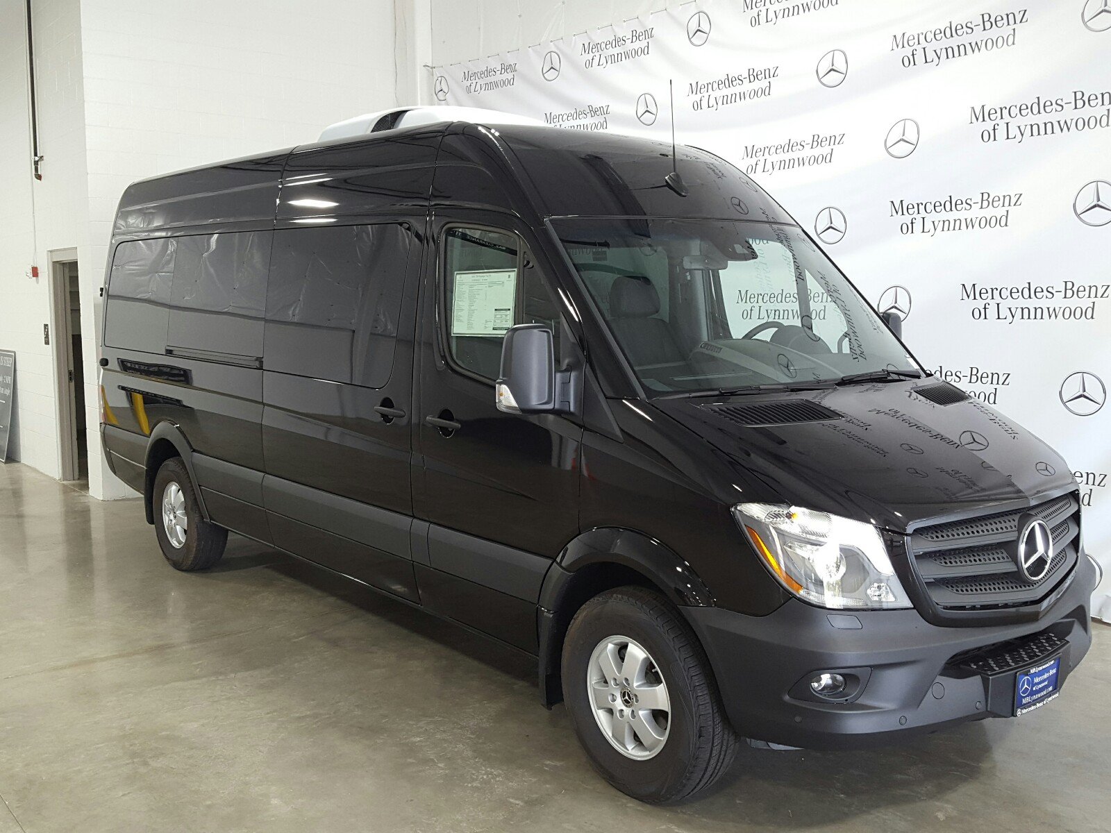 New 2018 Mercedes-Benz Sprinter Passenger Van 2500 High Roof V6 170 RWD ...